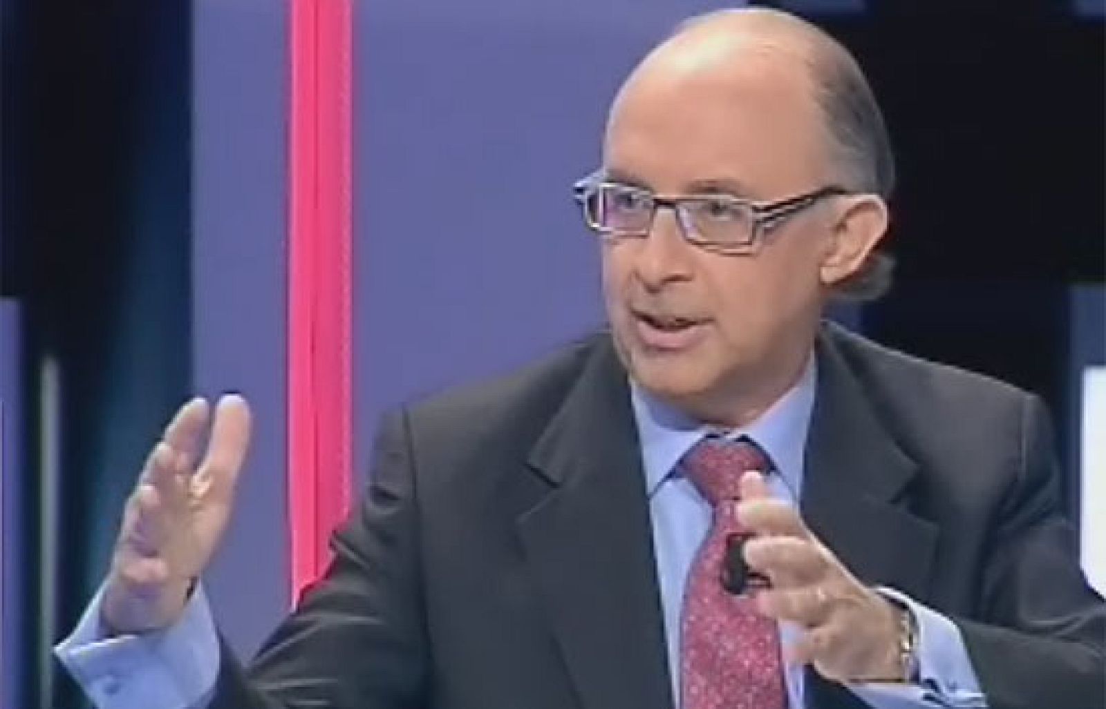 Cristóbal Montoro insta al Gobierno a ser austero y rebajar los impuestos | Ver