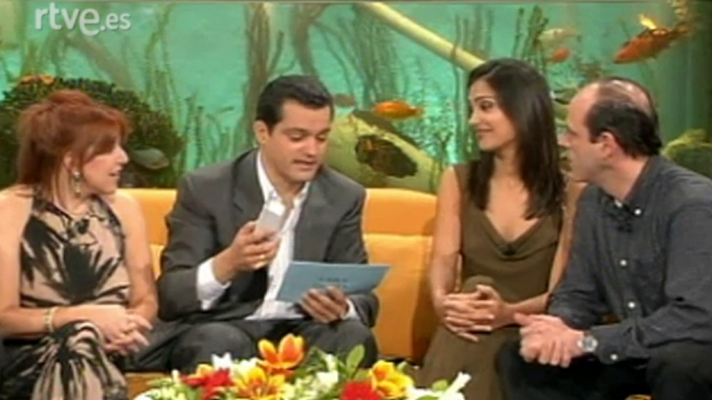 ¿Qué apostamos? - Lara Dutta, Loles León, Santiago Urrialde y Anthony Blake