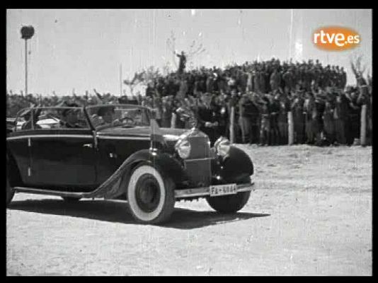 Fue noticia en el Archivo de RTVE - Franco pasando revista en 1939