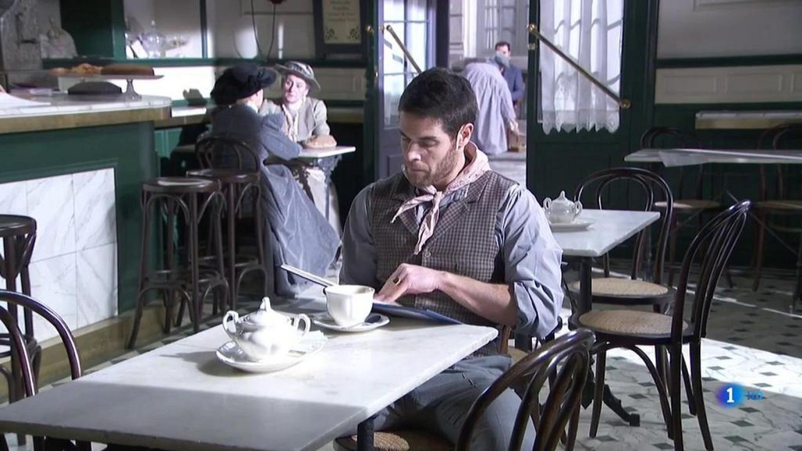 Acacias 38 - El Peña lee la novela de César Cervera