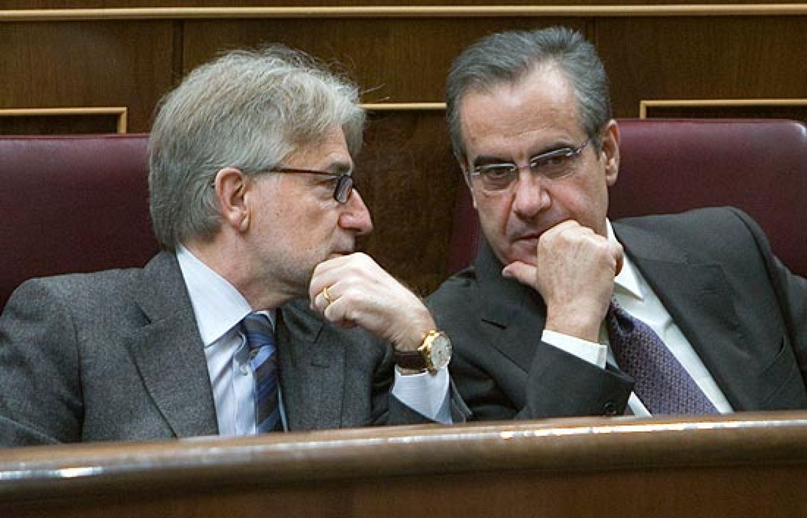 La oposición de los grupos parlamentarios al plan urgente de medidas contra el empleo ha obligado al Gobierno a tramitar este plan por proyecto de ley y aceptar así enmiendas.