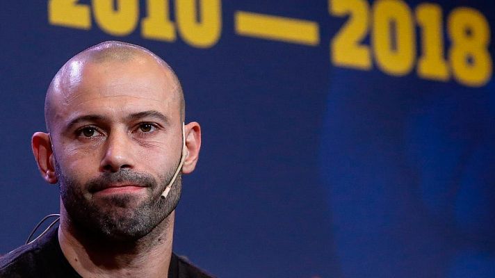 Telediario 1 - Iniesta, tras los pasos de Mascherano, Drogba y otros españoles