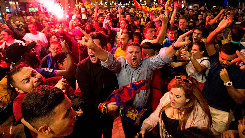 Canaletas empieza a recibir a los culés festejando la 25ª Liga del Barça | Ver