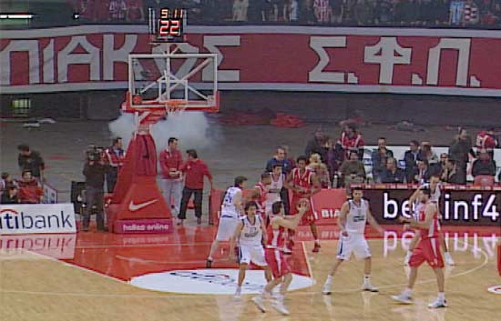 "Petardazo" en Grecia - Baloncesto en RTVE | Ver