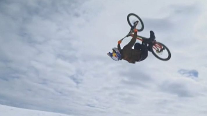 Telediario 1 - Acrobacias en bici sobre la nieve de Saalbach