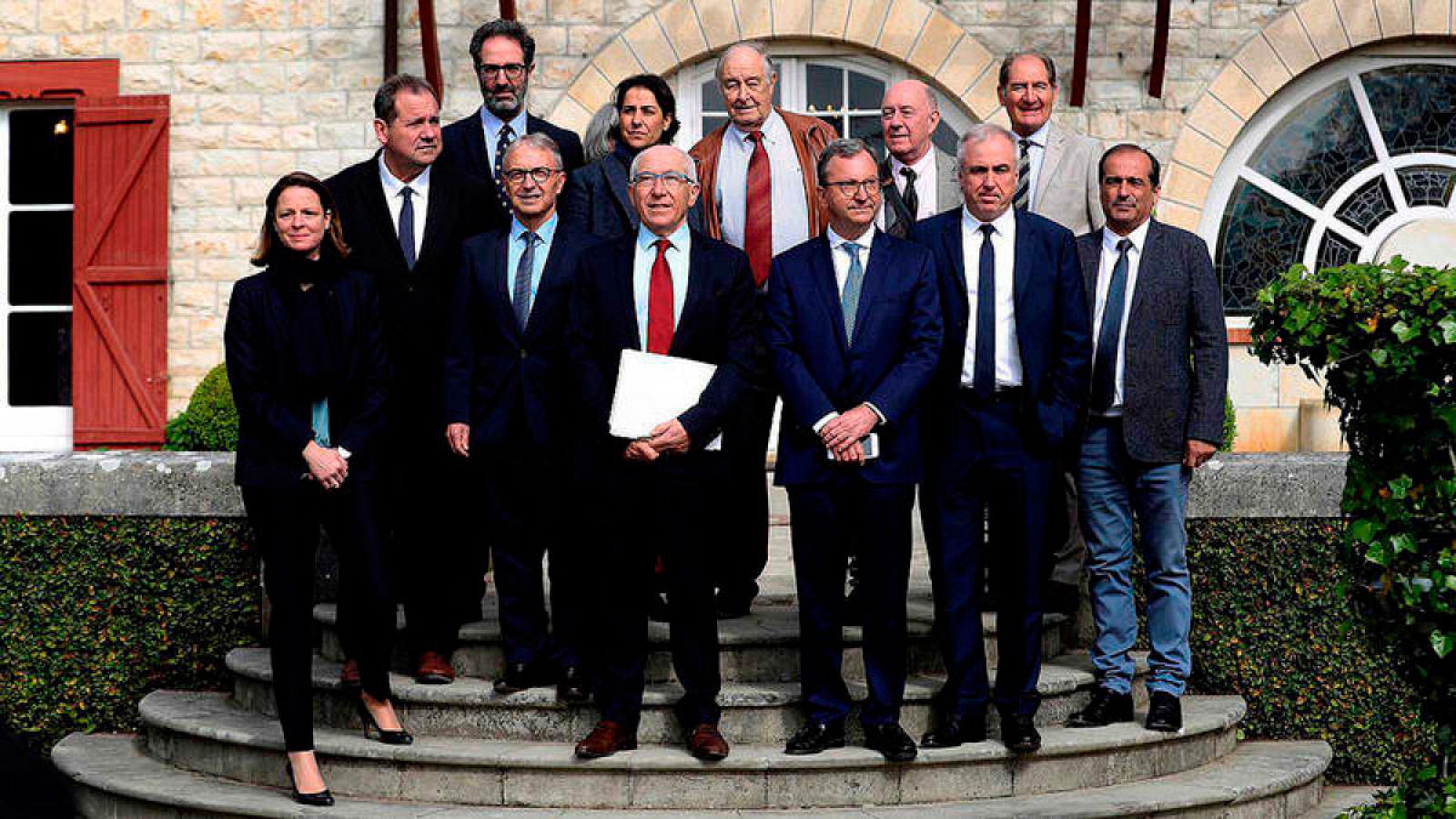 La 'Declaración de Arnaga' afirma que quedan por resolver "asuntos importantes" como el de los presos y huidos