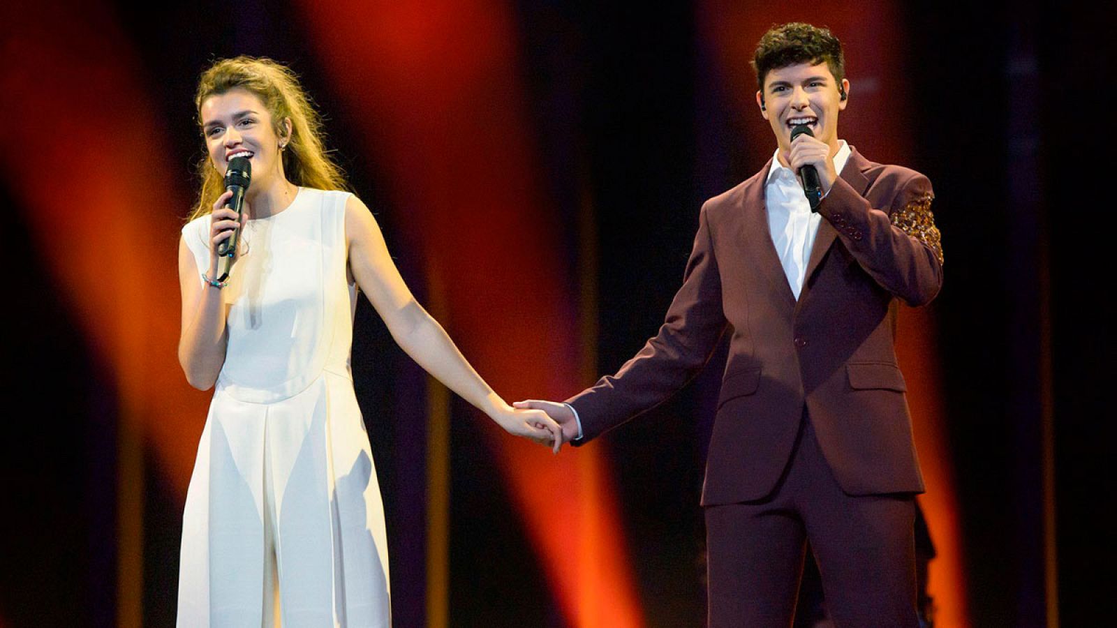 Alfred y Amaia vestirán moda española en Eurovisión