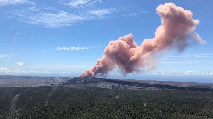 Informativo 24h - Un temblor de 6,9 grados sacude la zona del volcán hawaiano Kilauea en erupción