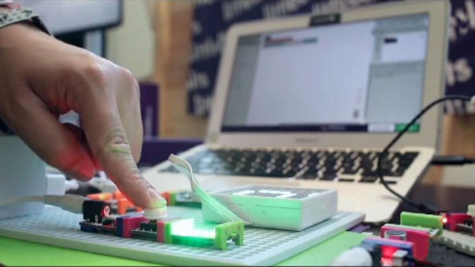 Cámara abierta - SÓNAR + D, Cinecicleta y Yolanda Álvarez en 1minutoCOM - ver ahora