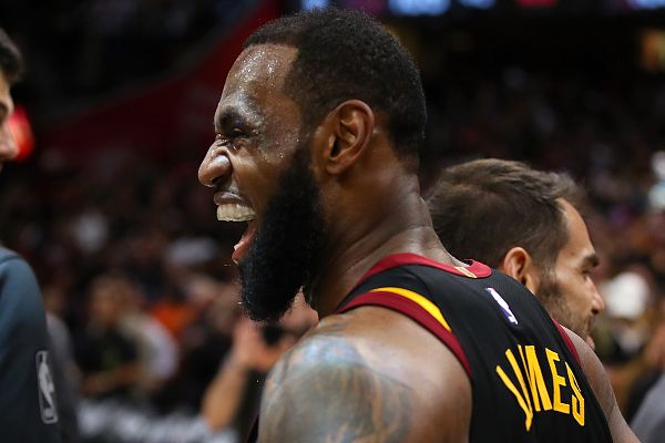 Telediario 1 - Cavaliers y Celtics siguen invictos y están a un triunfo de acceder a las finales