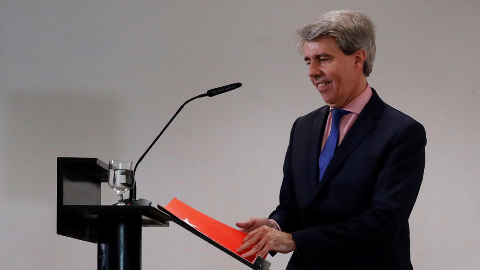 Ángel Garrido se compromete a "huir de personalismos"  y culminar el proyecto que comenzó el PP en 2015 - Informativo 24h | Ver