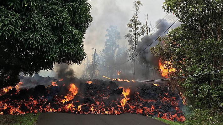  - La lava del volcán Kilauea sigue avanzado en Hawai