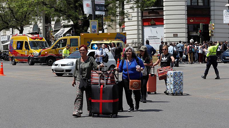 Un escape de gas obliga a cortar y desalojar durante dos horas la calle Alcalá de Madrid