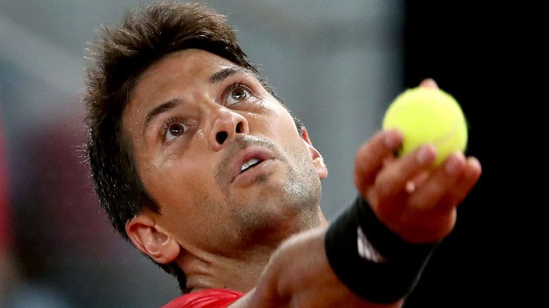 Verdasco, "muy emocionado" tras lograr en Madrid la 500ª victoria de su carrera