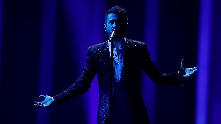 Eurovisión - Albania: Eugent Bushpepa canta "Mall"