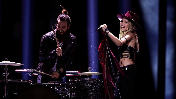 Eurovisión - Suiza: Zibbz canta "Stones"