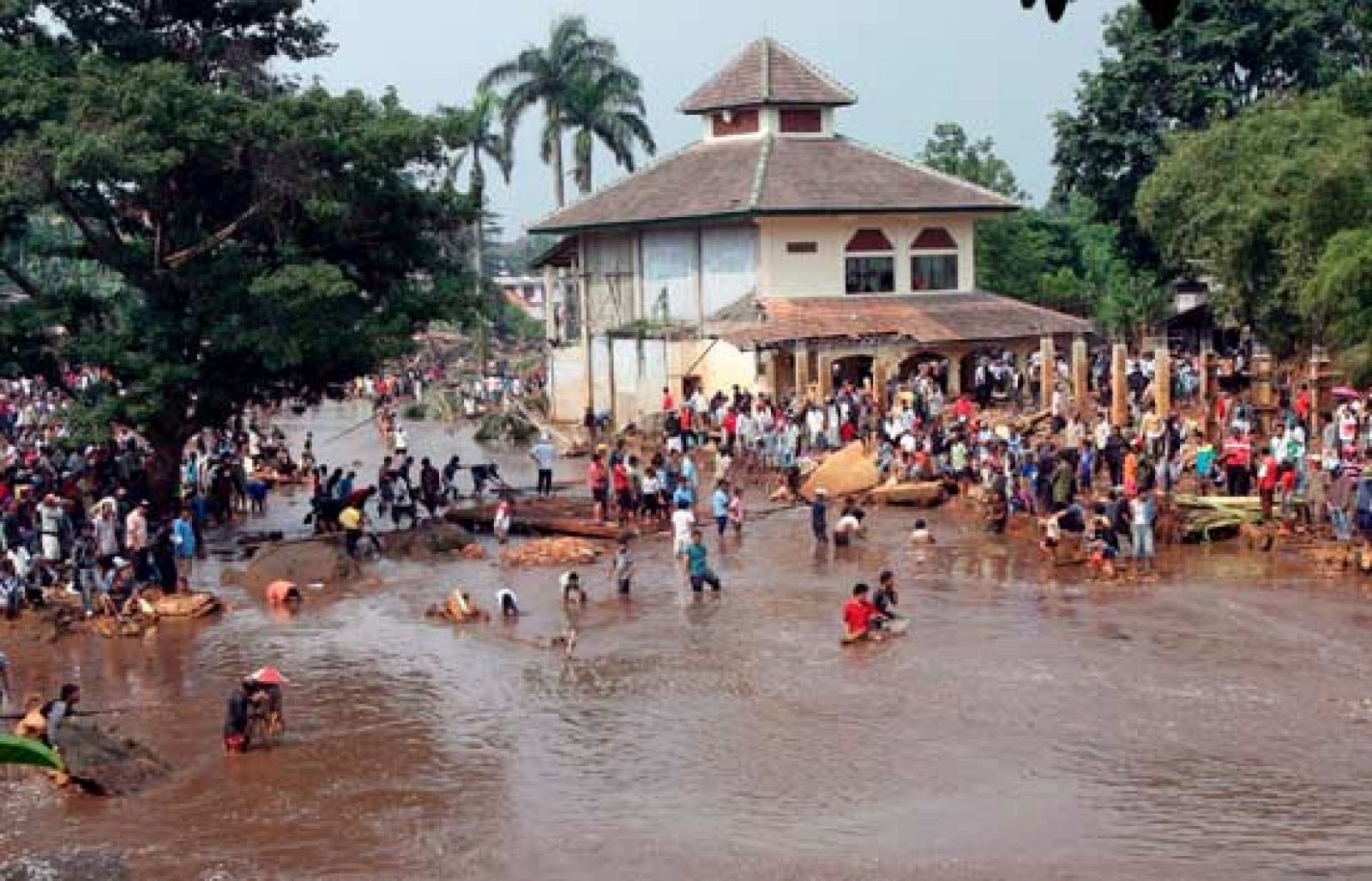 Telediario 2 en cuatro minutos - 27/03/09 | Ver