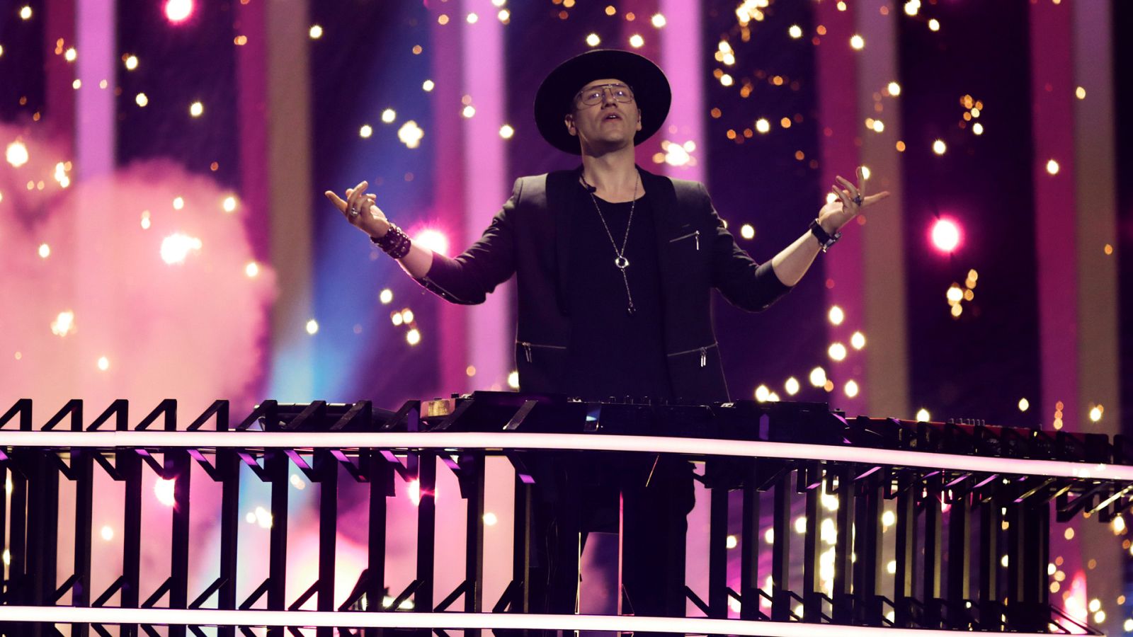 Eurovisión - Polonia: Gromee y Lukas Meijer canta "Light me up" en la segunda semifinal de Eurovisión 2018