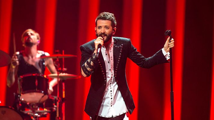 Eurovisión - Albania: Eugent Bushpepa canta "Mall"