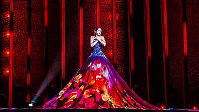 Estonia: Elina Nechayeva canta "La forza"