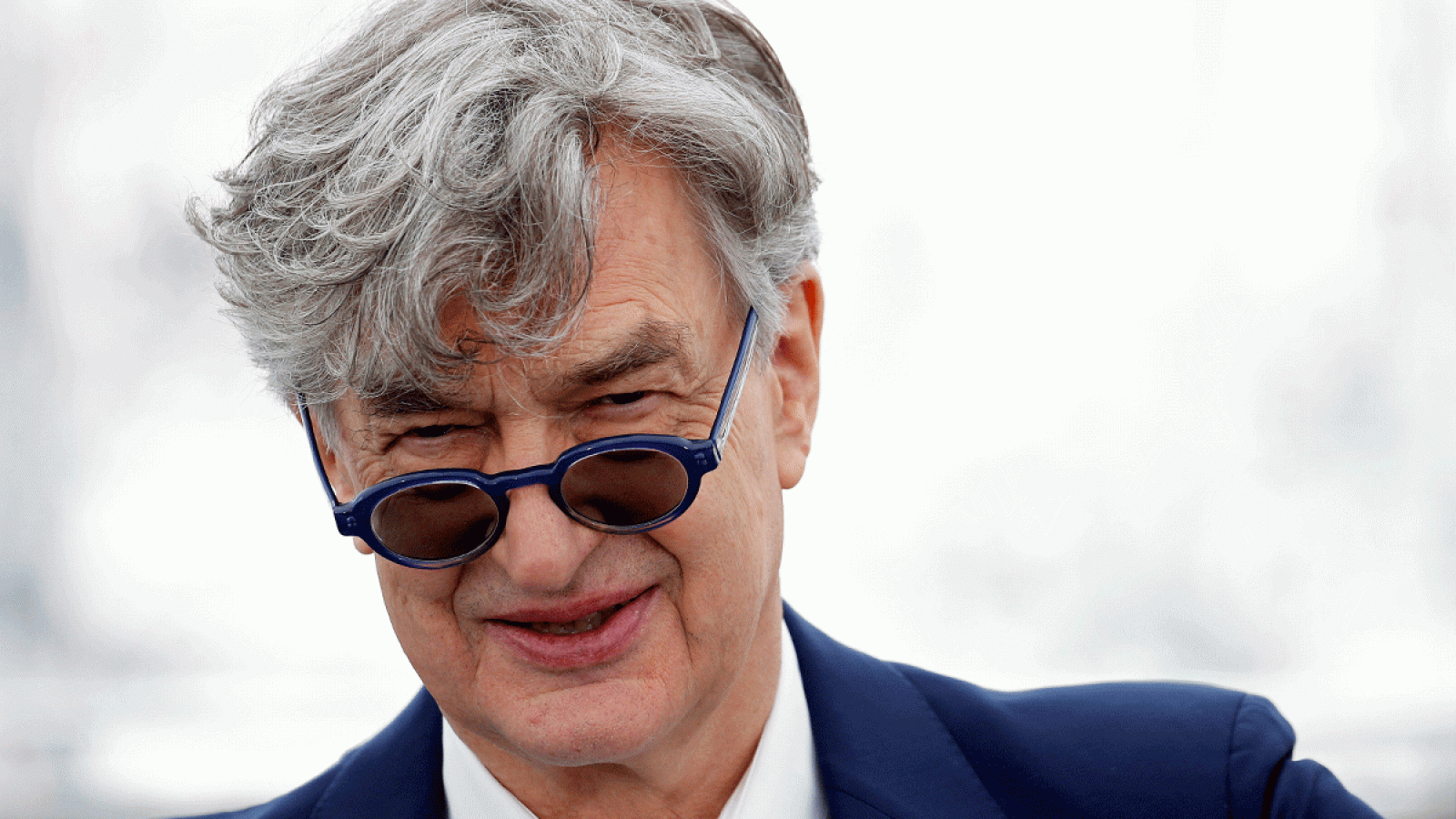 Wim Wenders sienta al papa Francisco en el confesionario de su cámara | Ver