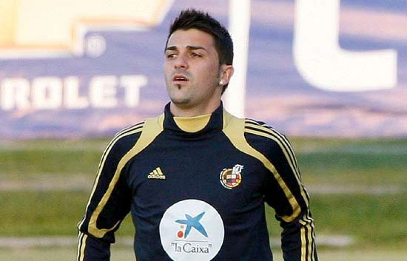 Los jugadores de la selección han realizado esta mañanaun suave entrenamiento. Del Bosque podrá contar con todos los convocados. David Villa está listo para jugar ante Turquía.