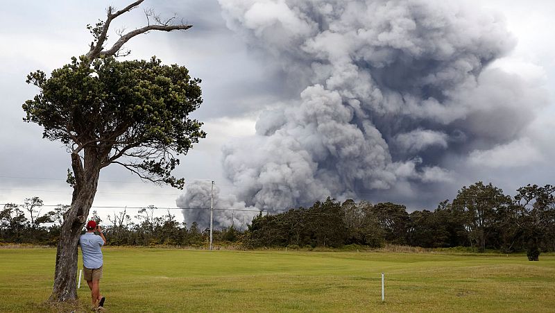 El volcán Kilauea en Hawái entra en erupción explosiva