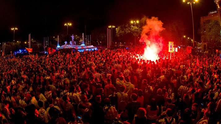 Telediario 1 - El Atlético ofrecerá el trofeo de la Europa League a Neptuno