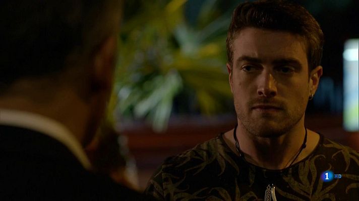 Fugitiva - Rayco se enfrenta a Alejandro