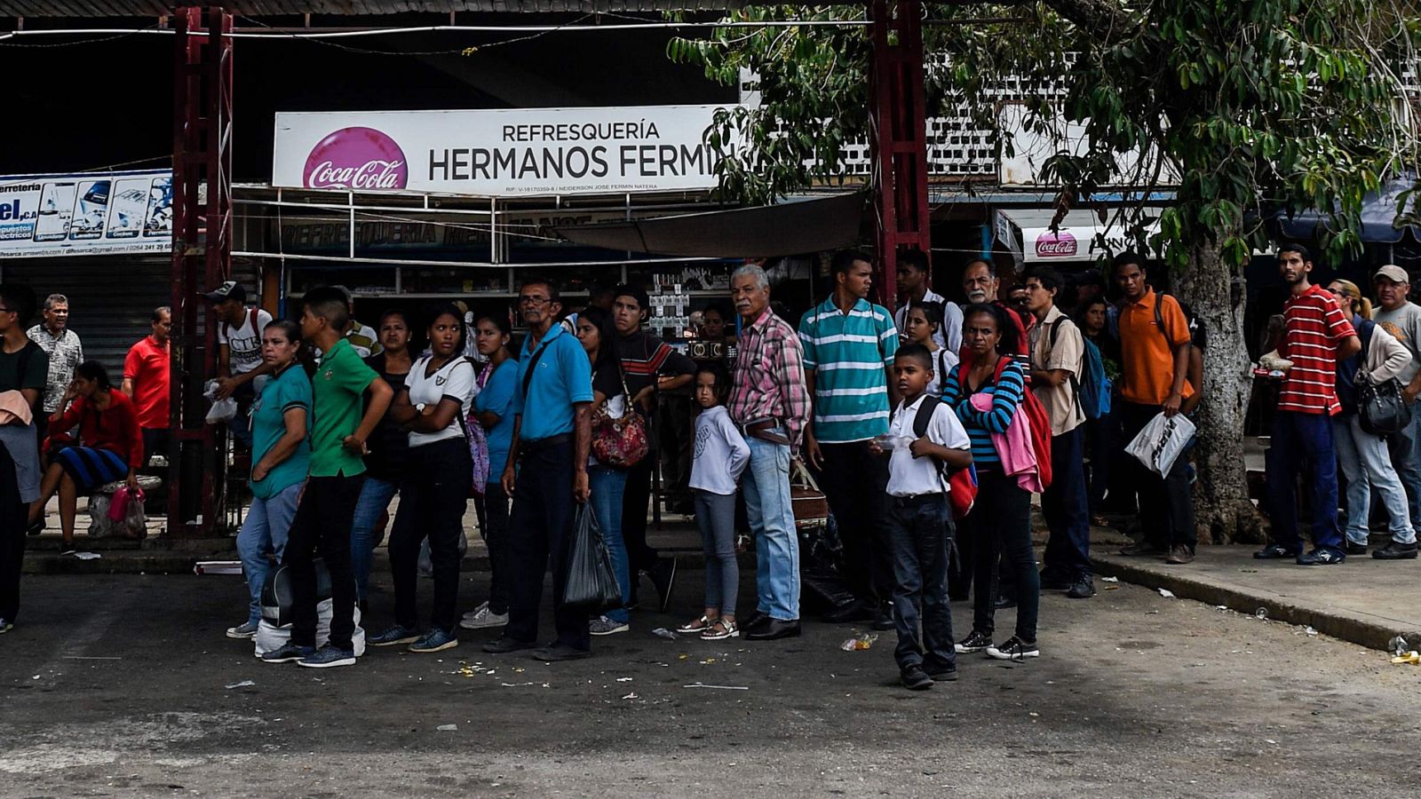 Venezuela cierra campaña en medio de su mayor crisis social y económica