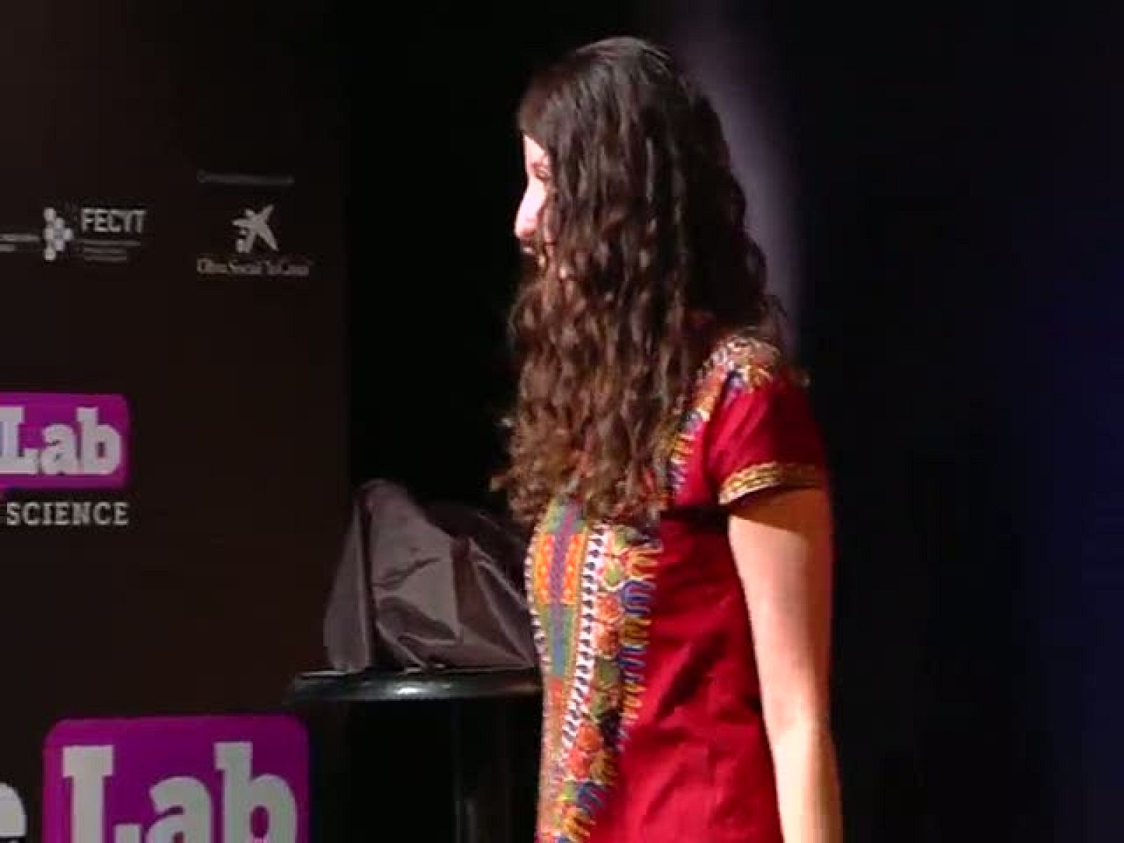 Raquel Medialdea, con su monólogo "Un virus llamado Ébola", ha quedado en tercera posición del certamen nacional FameLab de monólogos científicos. Imágenes cedidas por la Fundación Española para la Ciencia y la Tecnología (FECYT).
