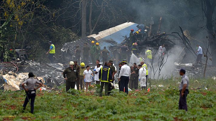 Informativo 24h - Un avión con 104 pasajeros a bordo se estrella en Cuba cerca del aeropuerto de La Habana