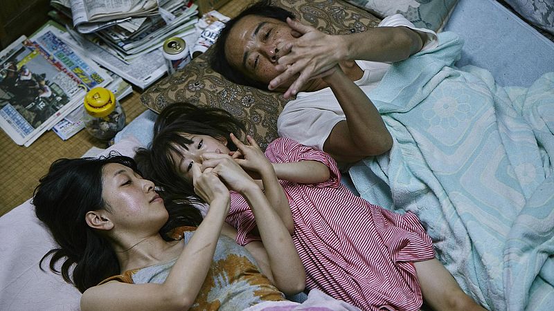 El japonés Koreeda gana la Palma de Oro en Cannes por 'Manbiki kazoku'