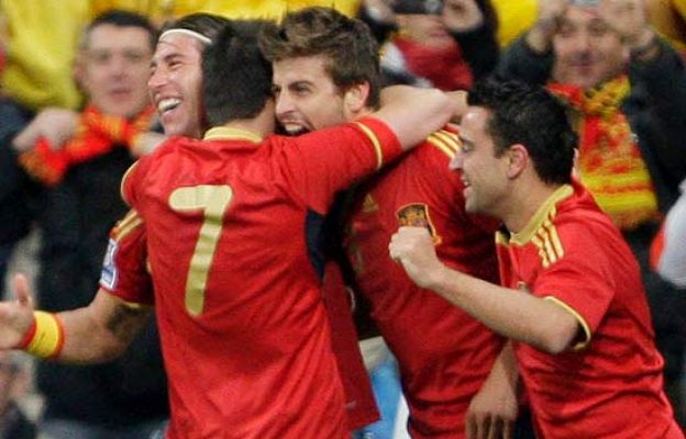  - España vence con gol de Piqué