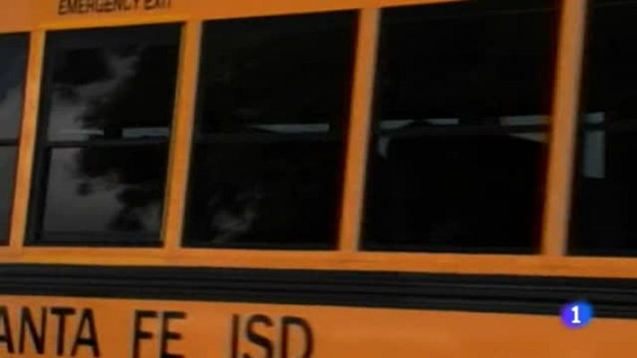 Telediario 1 - Vuelta a la normalidad tras la masacre de Texas