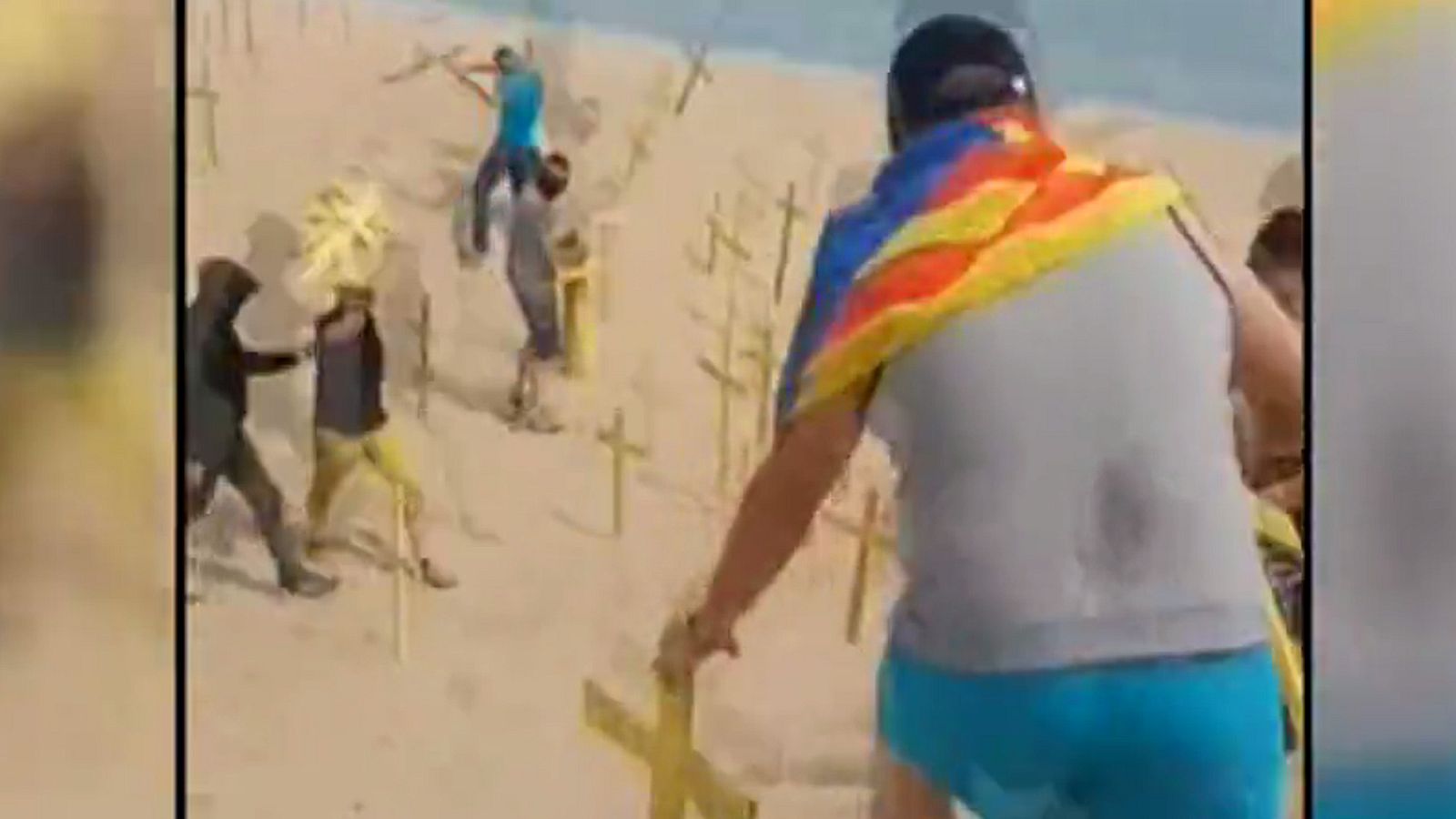 Cinco heridos leves en un enfrentamiento por cruces amarillas en Canet de Mar en apoyo a los políticos presos