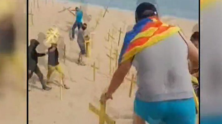 Telediario 1 - Cinco heridos leves en un enfrentamiento por cruces amarillas en apoyo a los políticos presos en Canet de Mar