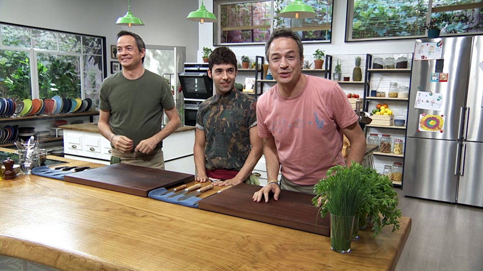 Torres en la cocina - Salmorejo de remolacha y hamburguesa de pollo - ver ahora