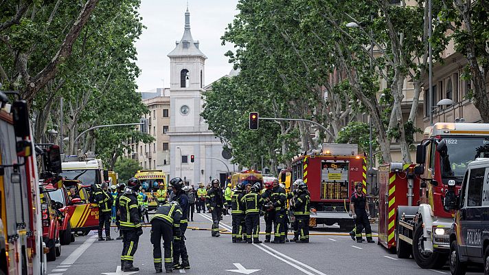 Los desayunos - Siguen buscando a los obreros desaparecidos en el derrumbe de un edificio de Madrid con ayuda de un robot