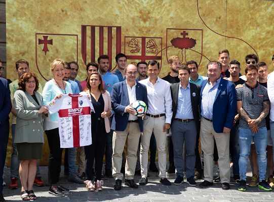 Telediario 1 - El Huesca sigue de fiesta con su ascenso a Primera