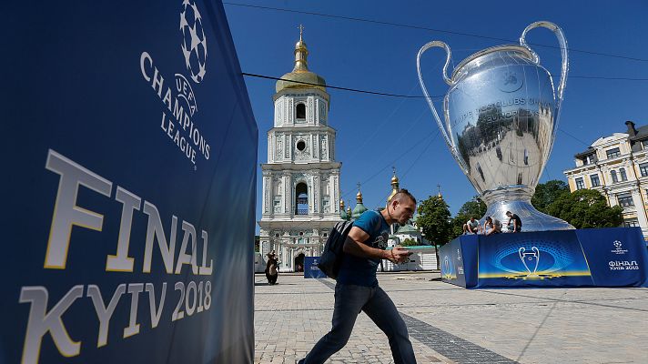 Telediario 1 - Kiev está por las nubes