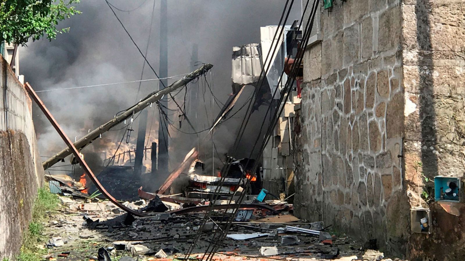 Un muerto y 26 heridos en una explosión en el municipio de Tui