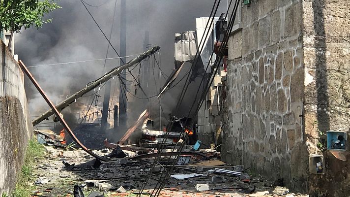 Telediario 1 - Al menos un muerto y casi una treintena de heridos en una explosión pirotécnica en Tui, Pontevedra