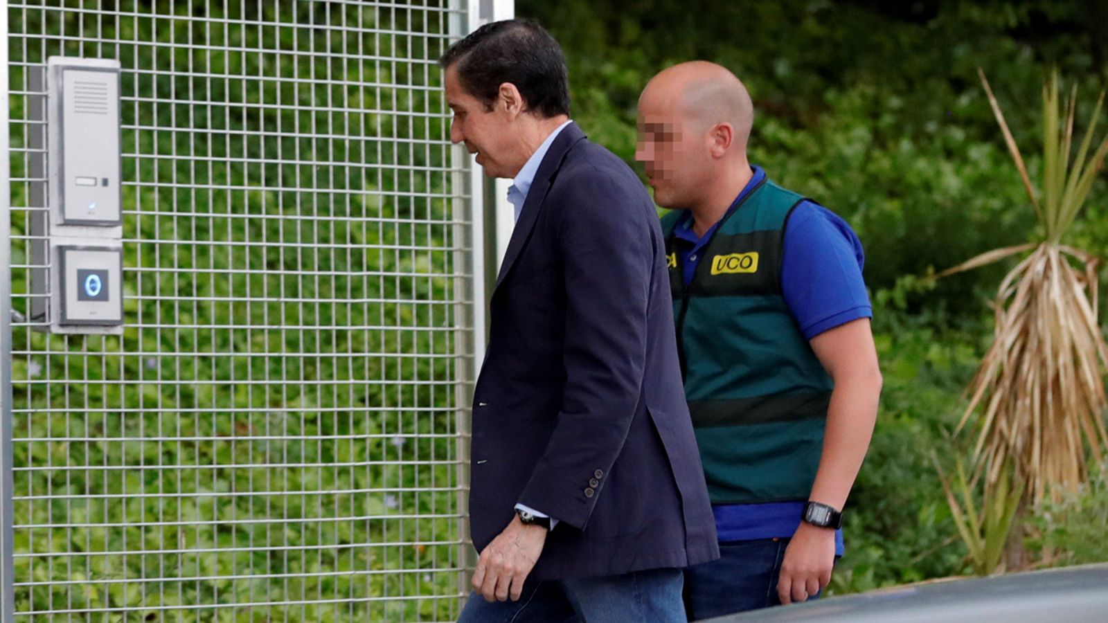 La UCO registra el despacho de Zaplana que pasará la noche en la comandancia de Tres Cantos