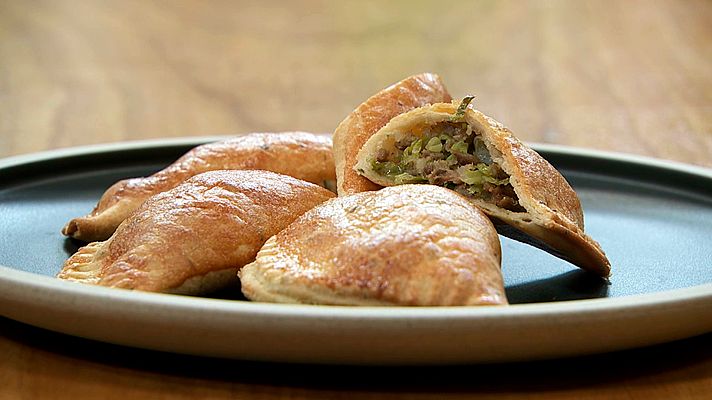 RTVE Cocina - Empanadillas de col y butifarra