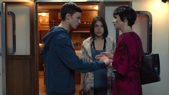 Fugitiva - Así comienza el capítulo 8: "El mar"