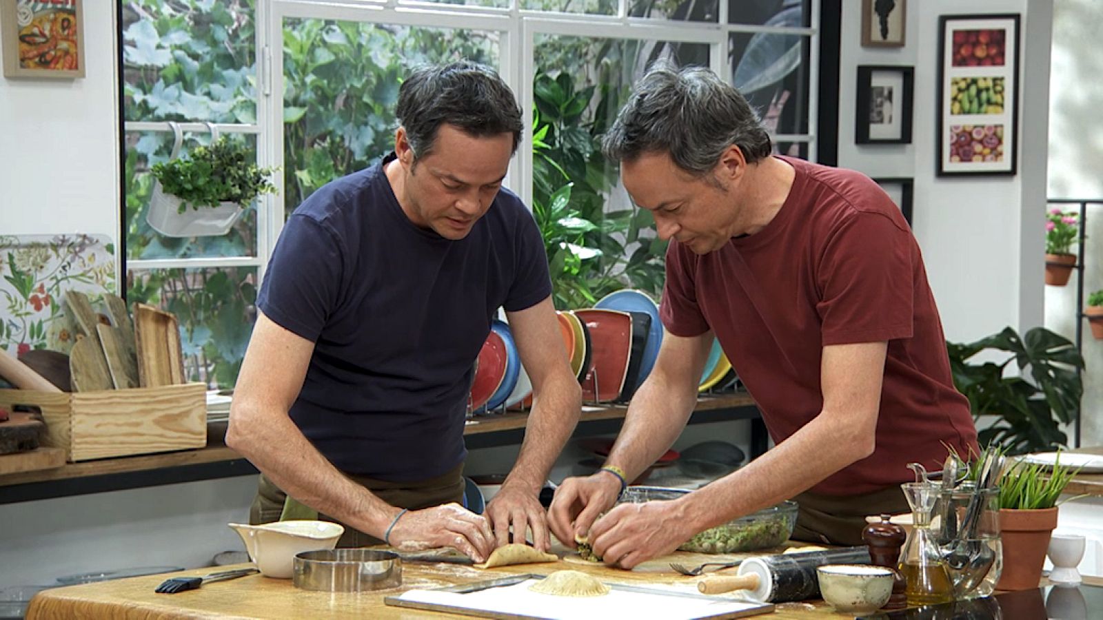 Torres en la cocina - Empanadillas de col y butifarra y doble tortilla- ver ahora