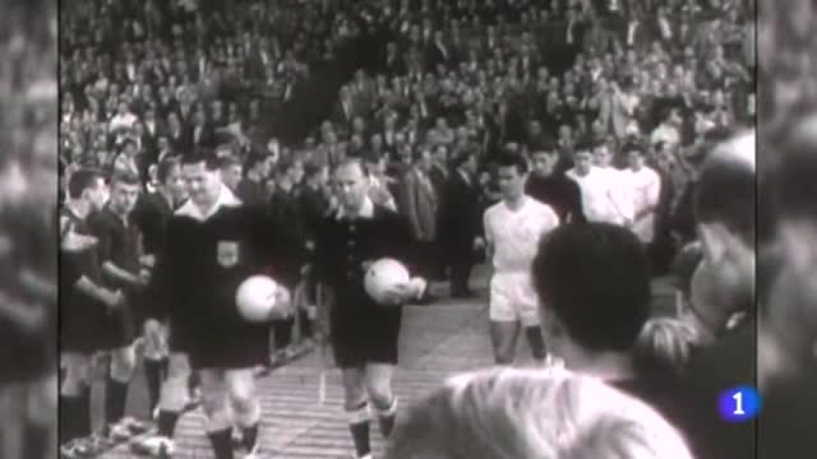 El duelo por la Champions enfrenta a dos de los clubes más laureados del viejo continente.