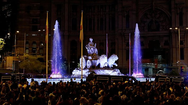 Champions League - Cibeles se llena de madridistas por la fiesta de la Champions