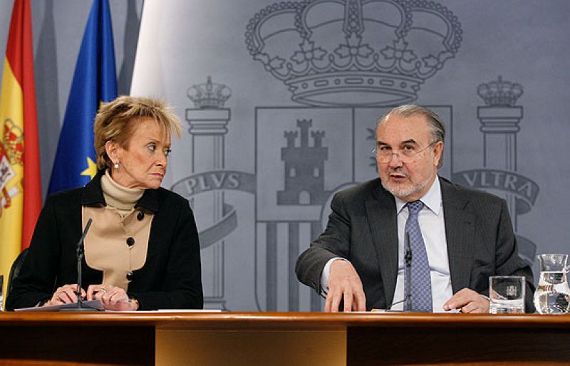 Rueda de prensa de Solbes y De la Vega | Ver